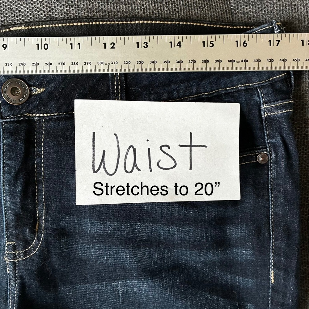 Liz Claiborne Bermuda Shorts Dark Wash Denim Stretch Sz 10 Casual Minimalist - Picture 6 of 8